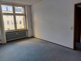 Büroraum zur Hofseite (Personalraum?) - 