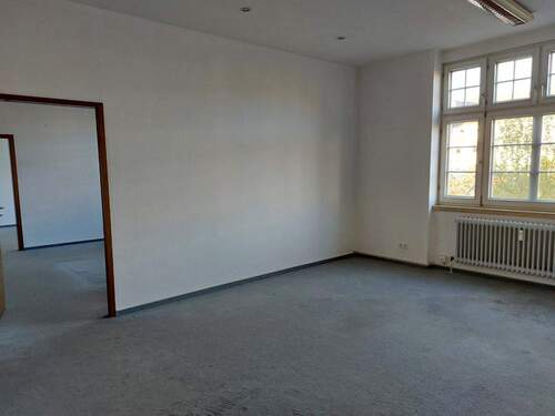 Büroraum rechts zur Lortzingstrasse - 