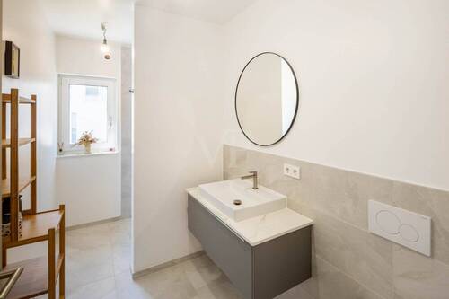 Bad mit Dusche EG - 