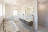 Masterbad mit Dusche & Wanne - 