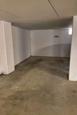 Tiefgaragenstellplatz - 
