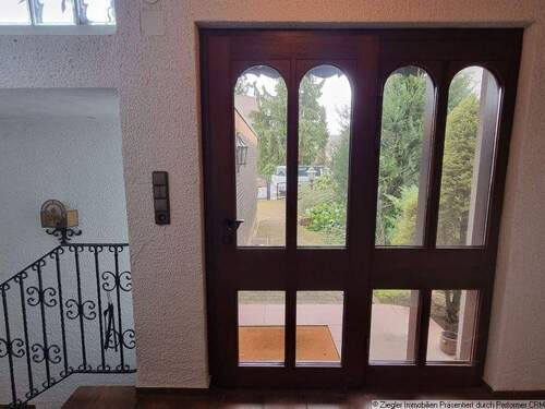 02b EG Hauseingang - 6 Zimmer Einfamilienhaus in Edingen-Neckarhausen