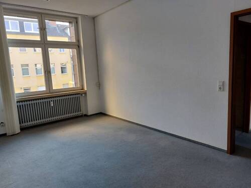Büroraum zur Hofseite (Personalraum?) - 