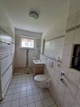 Badezimmer - Etagenwohnung mit 63,70 m&sup2; in Gera zur Miete