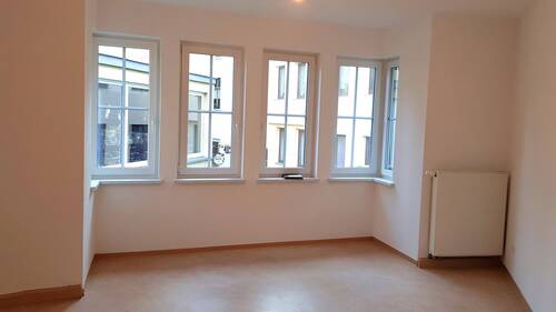 Wohnzimmer mit gemütlichem Erker - Etagenwohnung mit 57,00 m² in Cochem zur Miete