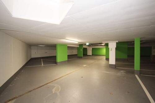 1 x Kfz- und 2 x Motorradstellplatz - 