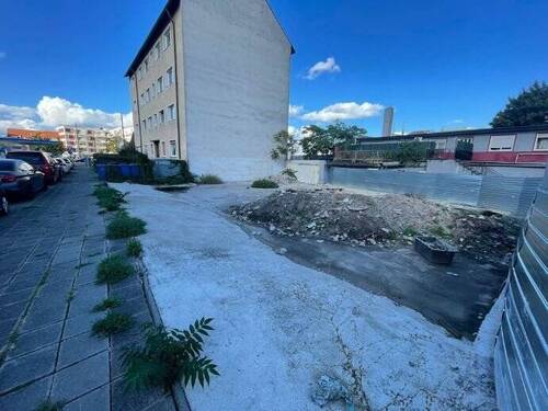 Grundstück Vorderansicht - Ideales Grundstück für Autohändler in der Südstadt