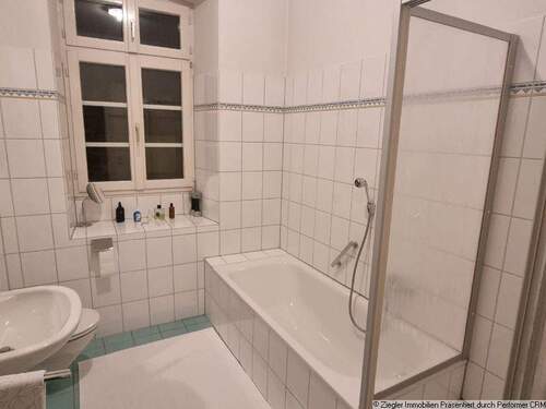 19 WE 3, 1 OG Tageslichtbad - 