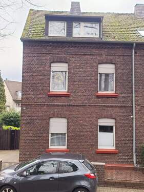 Haus Vorderseite - Wohnen direkt am Rhein in Orsoy ....