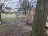 Spielplatz an der Grundschule - 