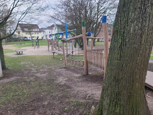Spielplatz an der Grundschule - 