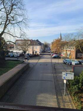 Hauptstasse Richtung Ortsmitte - 