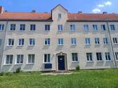Hausansicht - 3 Zimmer Etagenwohnung zur Miete in Merseburg