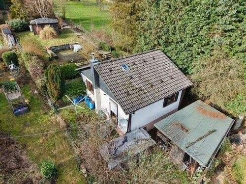 Rückansicht mit Schuppen - 