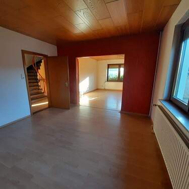 Wohn-/Esszimmer - 
