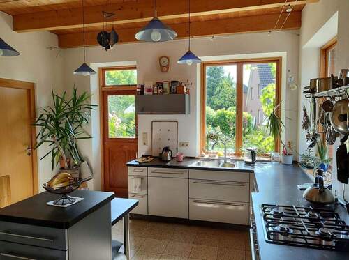 Küche mit Klöntür zum Garten - 