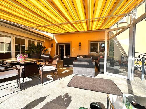 Wintergarten mit Sonnenschutz Jalousie - 