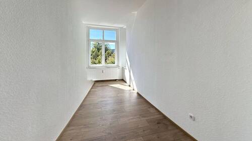 Wohnzimmer - 4 Zimmer Etagenwohnung zur Miete in Plauen