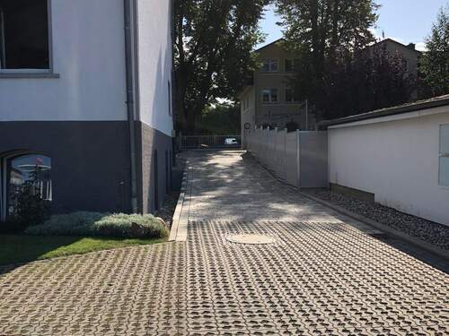 Zufahrt - 