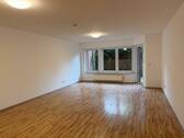 Wohnzimmer - 3 ZKB Terrasse Wohnung mit Stellplatz