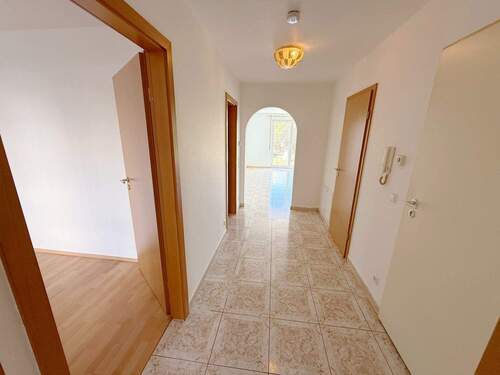 Flur - Terrassenwohnung mit 74,00 m² in Reutlingen zum Kaufen