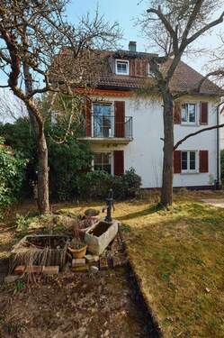 Objektansicht mit Garten - 8 Zimmer Einfamilienhaus zum Kaufen in Böblingen