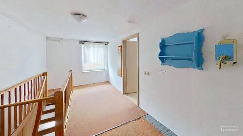 Hauptstrae-33-Bedroom-Defurnished 3.jpg - 