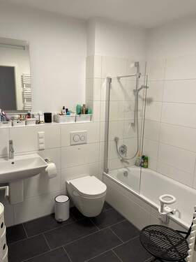 Badezimmer mit Wanne - 3 Zimmer Etagenwohnung in Königsfeld im Schwarzwald