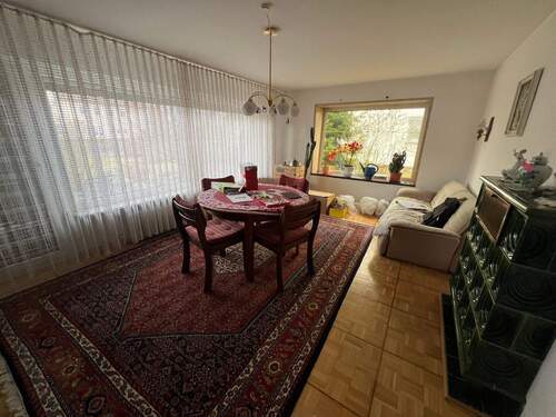 Wohnzimmer EG - 7 Zimmer Einfamilienhaus in Gottmadingen