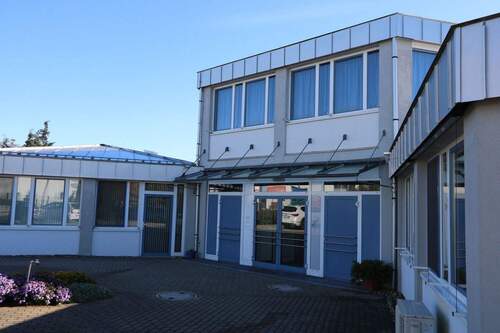 Außenperspektive - 7 Zimmer Büro zur Miete in Herrieden