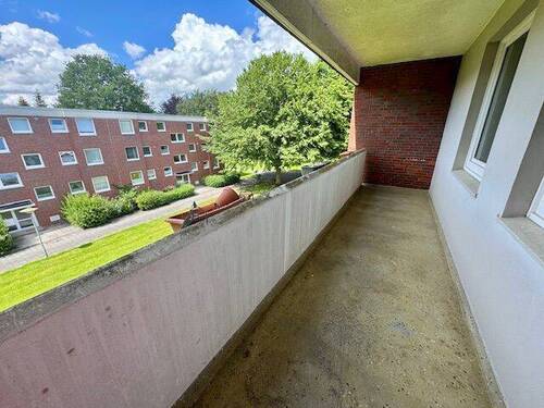 Balkon 1 - 4 Zimmer Etagenwohnung zur Miete in Wilhelmshaven