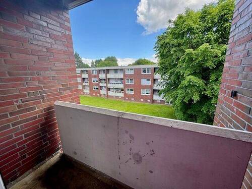 Balkon 2 - 4 Zimmer Etagenwohnung in Wilhelmshaven