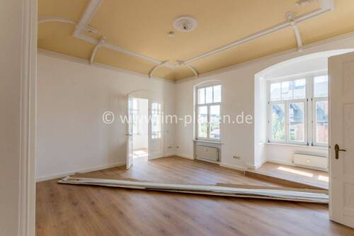 Wohnzimmer - 5 Zimmer Etagenwohnung zur Miete in Plauen