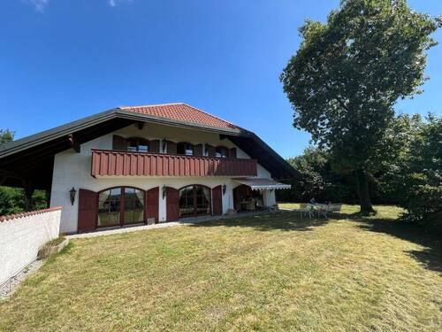 Außenansicht - Großzügiges Einfamilienhaus mit Einliegerwohnung auf weitläufigem Grundstück inkl. Wald in Mainburg