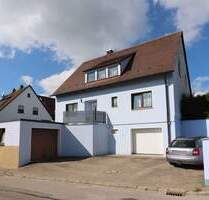 Wohnen auf dem Land - Großzügiges Zweifamilienhaus mit 2 Garagen und gepflegtem Garten - Lehrberg Gräfenbuch