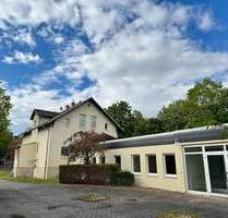 Großzügiges Anwesen mit vielseitigen Nutzungsmöglichkeiten in Naumburg - Naumburg (Saale)