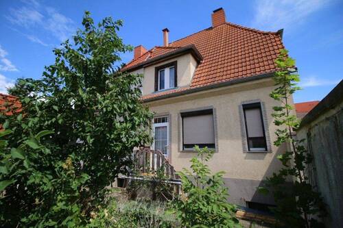 Hausansicht - Einfamilienhaus mit 153,40 m² in Leuna zum Kaufen