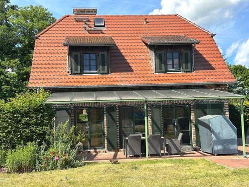 Haus Gartenansicht - 4 Zimmer Mehrfamilienhaus, Wohnhaus zum Kaufen in Userin