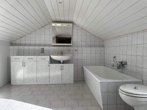 Badezimmer Dachgeschoss - 