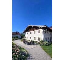 Einzigartiges Bauernhaus 1482 - Luxus-Sanierung & Erstbezug - Vogtareuth Weikering