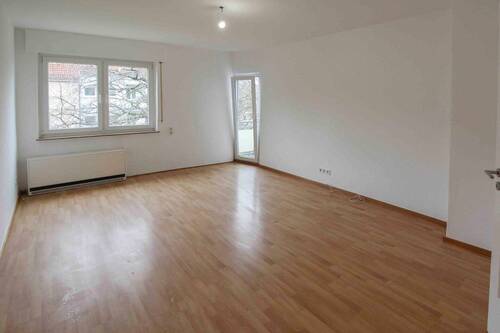 Wohnzimmer 2 - 3 Zimmer Etagenwohnung in Stuttgart