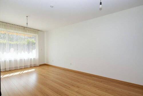 Hier hat auch der große Kleiderschrank Platz - 
