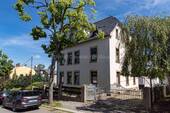 Hausansicht - teil vermietetes Mehrfamilienhaus zum Kauf in Rodewisch nahe Auerbach und Plauen - 6 Wohneinheiten