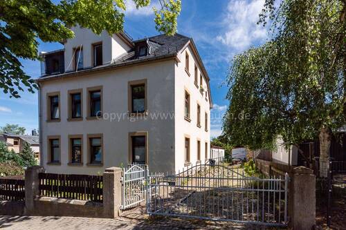 Einfahrt - 1 Zimmer Mehrfamilienhaus, Wohnhaus in Rodewisch