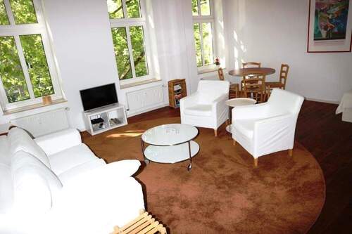Wohn- und Schlafzimmer - 