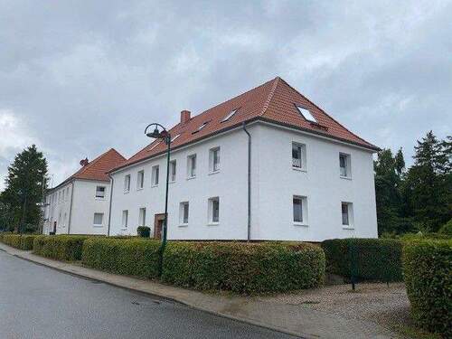 Wohnhaus mit 6 Wohneinheiten - 3 Zimmer Etagenwohnung in Boltenhagen