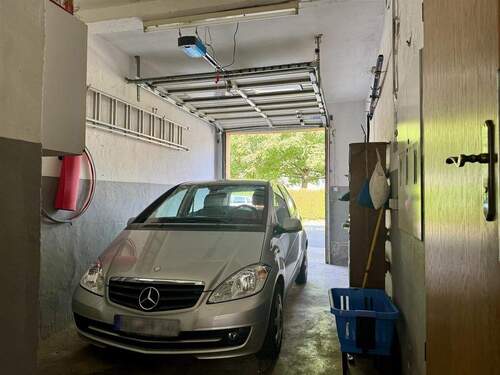 Garage im Erdgeschoss - 