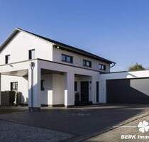 BERK Immobilien - Exklusives Design-Einfamilienhaus auf großzügigem Grundstück - Großrinderfeld