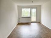 Wohnzimmer - Etagenwohnung mit 70,30 m&sup2; in Hermsdorf zur Miete