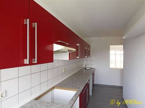 Küche mit Mobiliar - 4 Zimmer Etagenwohnung in Frankenberg